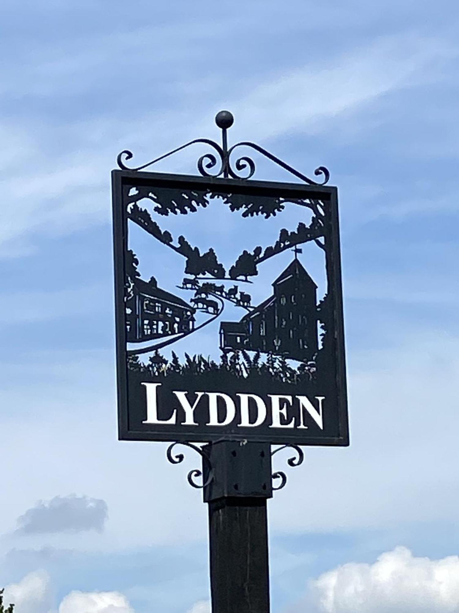 The Lydden Bell Bed & Breakfast ภายนอก รูปภาพ