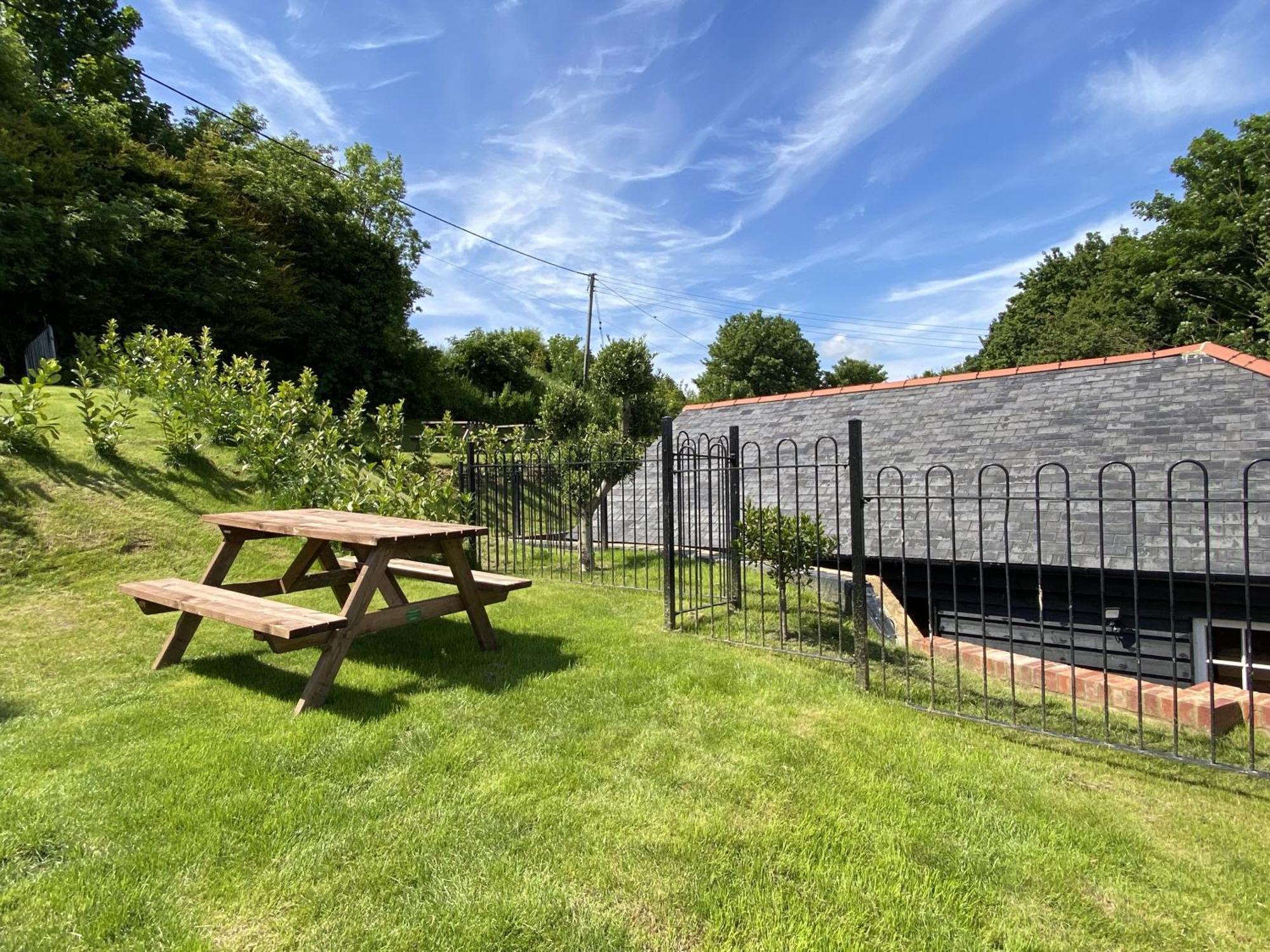 The Lydden Bell Bed & Breakfast ภายนอก รูปภาพ